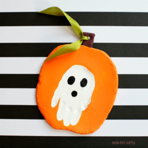 Create Memorable Gifts with Toddler Handprint Halloween Craft on Airy Dry Clay and Paint