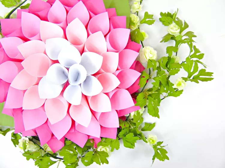 Paper flower Dahlias template and tutorial